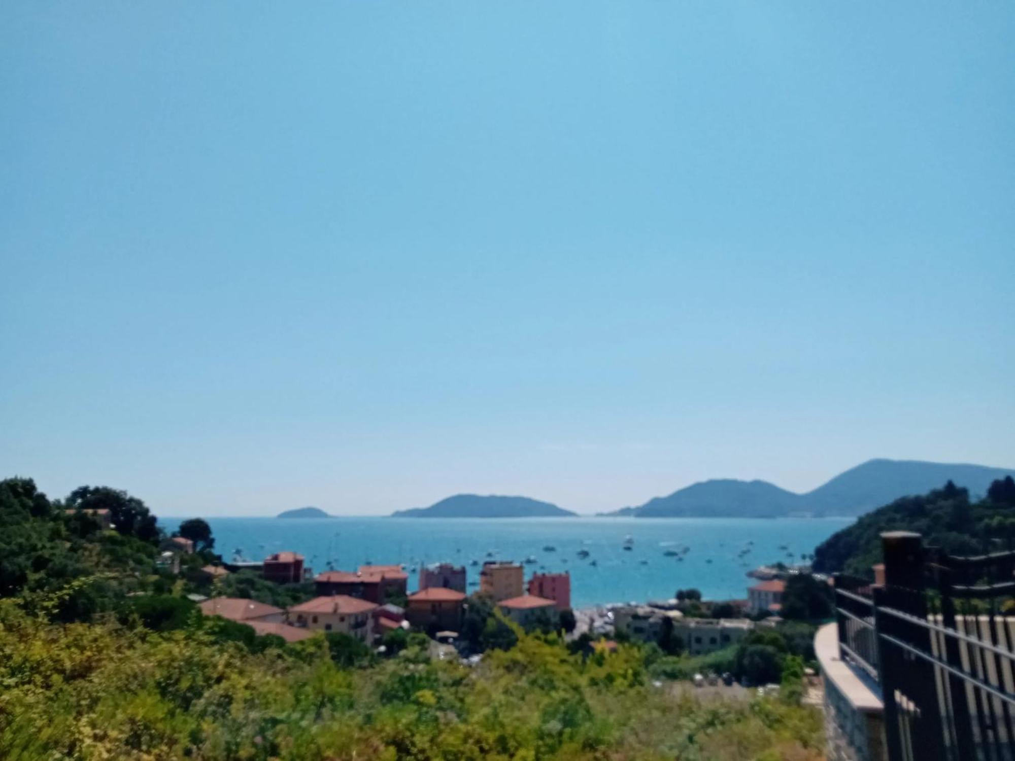 Comfortable Apartment With Sea View In Falcinello Esterno foto
