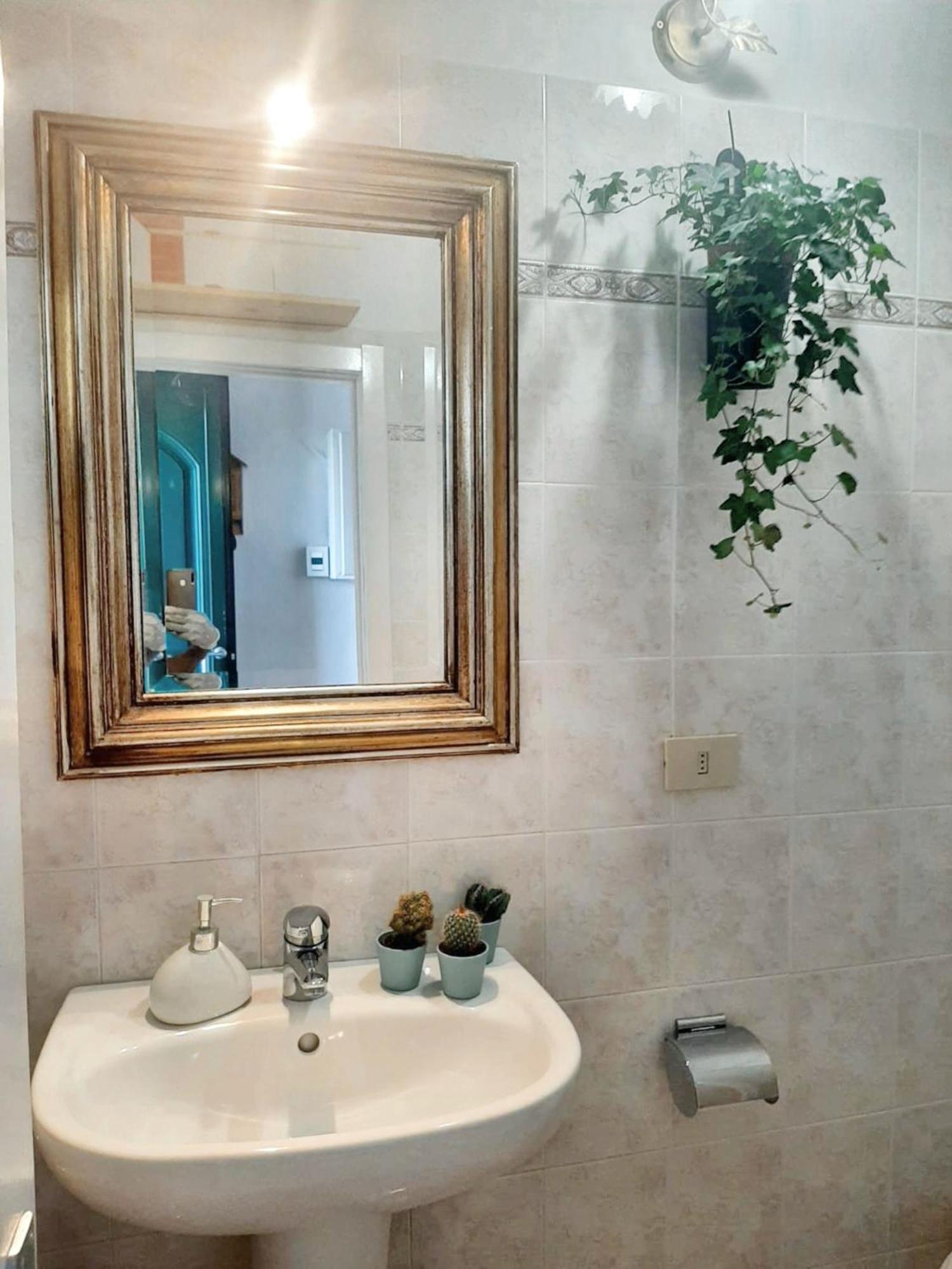 Comfortable Apartment With Sea View In Falcinello Esterno foto